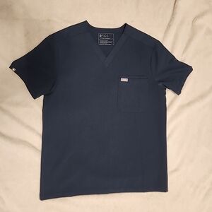 Figs Leon Men's 3 Pocket Scrub Top Size Small Color Dark Harbor Medical Nurse